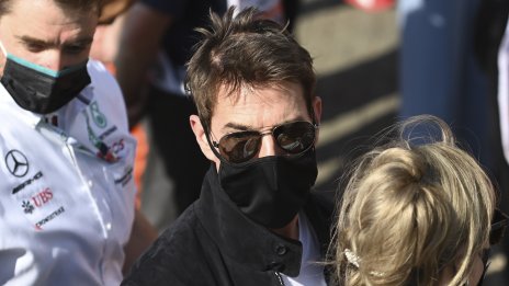 Том Круз с подпухнало лице. Актьорът шокира фенове с променения си външен вид