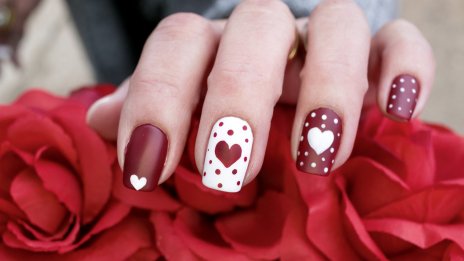 Маникюр 2022: Пет идеи за Свети Валентин