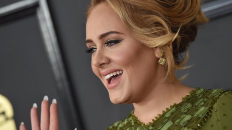 Фенове към Адел: Добре дошла отново, кралице!