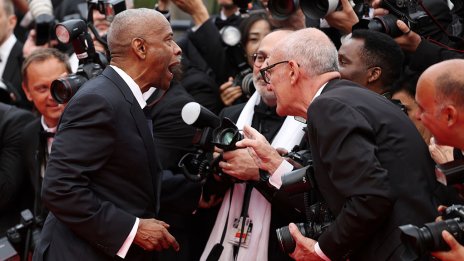 Напрежение в Кан – Дензъл Уошингтън в конфронтация с нахален фотограф