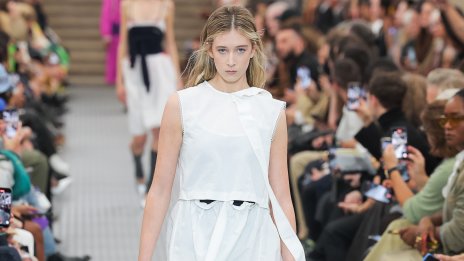 Дъщерята на Никол Кидман, Съндей, направи модния си дебют