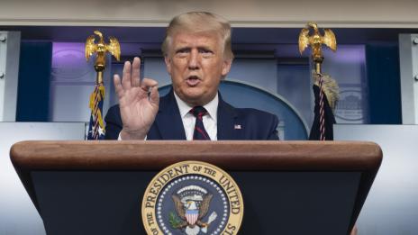 Прическата на Доналд Тръмп – от перуката, до боядисването, подстригването и подигравките