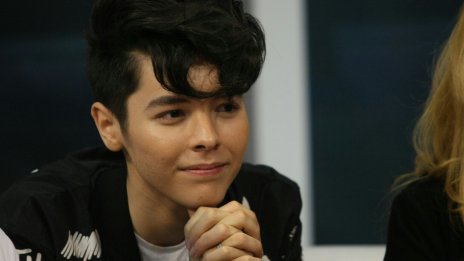 Кристиан Костов се раздели с дългата коса