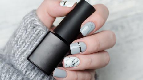 Есенни маникюри: 5 идеи в стил естествени камъни