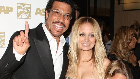 Сватбен сезон: Дъщерята на Лайнъл Ричи се омъжи в магична рокля на Chanel