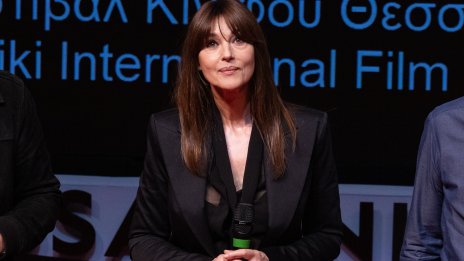 Моника Белучи с впечатляваща визия на премиерата на „Бийтълджус 2“