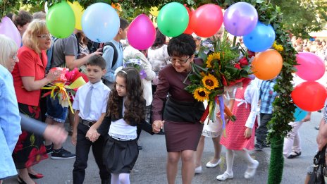 Училище, здравей! Кои БГ звезди изпратиха първолаци?