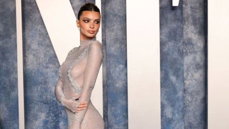 Емили Ратайковски в секси фотосесия като легенда на Холивуд