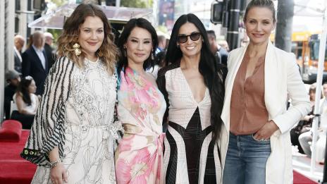 Дрю Баримор се събира с момичетата от "Ангелите на Чарли"