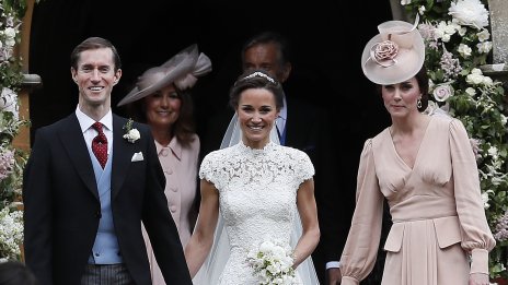 Щуро кралско парти – Принцеса Кейт и принц Уилям купонясват с Пипа Мидълтън