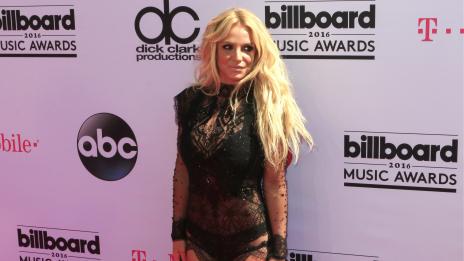 Бритни Спиърс говори за борбата си с акнето