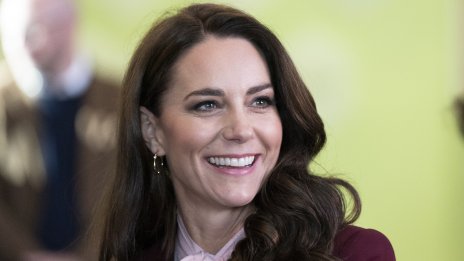 Като истински модел: Кейт Мидълтън с перфектния костюм