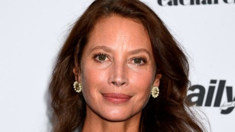 Гордата Кристи Търлингтън сподели сладка снимка с дъщеря си и мъжа си