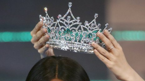 Зад блясъка на короната: Моделът Дамарис Руис - от подиума до просене на улицата