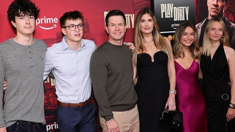 Красиво семейство – Марк Уолбърг и Риа Дърам се появиха на червения килим с четирите си деца