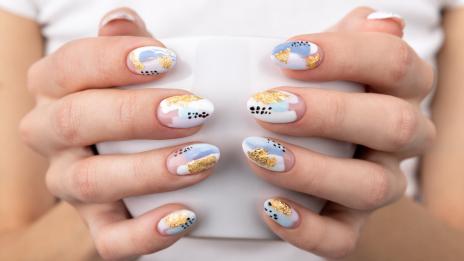 Маникюр с бадемова форма: 5 идеи за лятото
