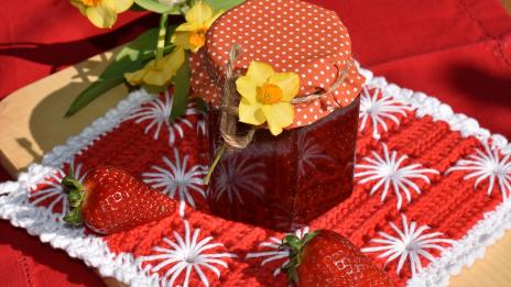 Как да приготвите сладко от ягоди на фурна