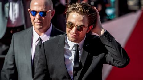 Робърт Патинсън откупи собствените си обувки от крадец