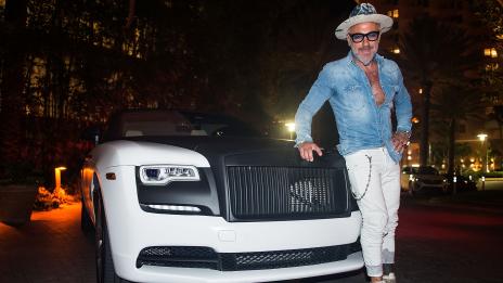 Лукс, много танци и хубави жени: Животът на Джанлука Ваки 