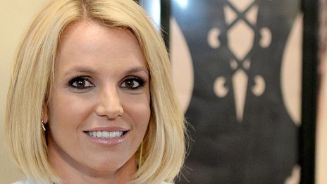 Отлагат скандалните мемоари на Бритни Спиърс