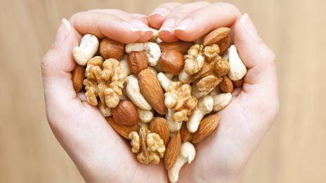 Бадеми, орехи... Най-полезните ядки за нашето меню