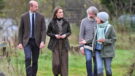 Провинцията ѝ отива – Кейт Мидълтън с перфектен тоалет за посещение във ферма