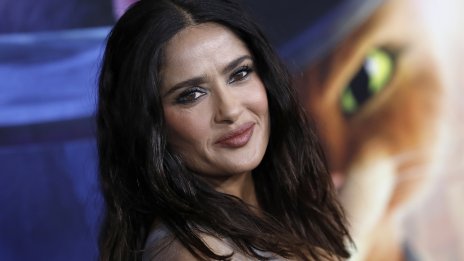 Салма Хайек преди Коледа: Децата ми искат скромни подаръци 