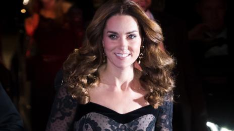 Код черно: Монохромното облекло на Кейт Мидълтън