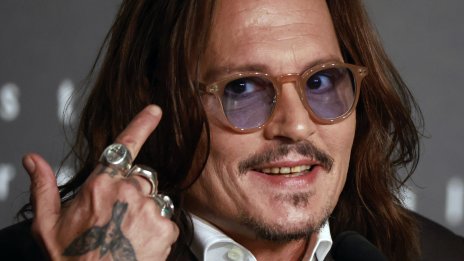 След появата на Джони Деп в Кан - фенове го разкритикуваха за развалените му зъби