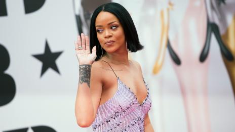 Есенни тенденции: Риана и квадратните ѝ ботуши