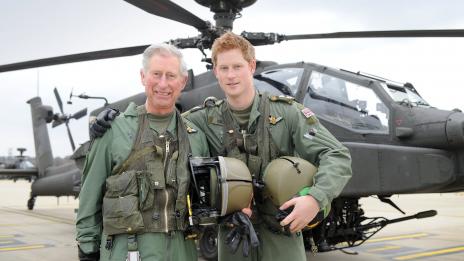 Принц Чарлз показно не се среща с принц Хари