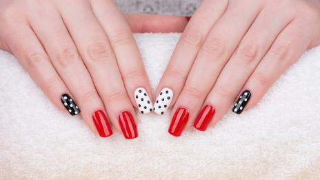 4 идеи за маникюр с точки, които да направите у дома 