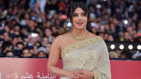 Гледка, която си заслужава: Приянка Чопра в традиционна Дивали рокля