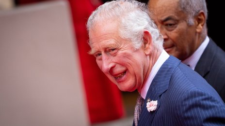 Принц Чарлз показа танцувални умения на чаено парти