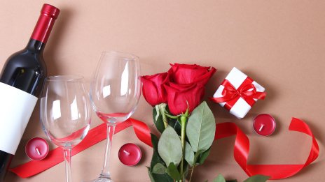 Джулиана Гани и Теодор отпразнуваха годишнина