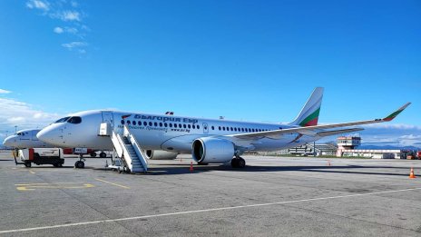 На 8 март пристигна четвъртият нов самолет Airbus А220 LZ-AMS на &bdquo;България Еър&ldquo;