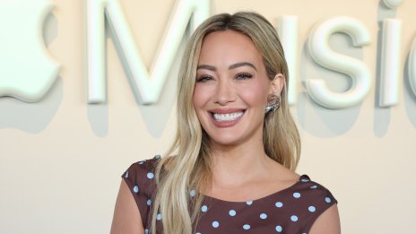 Секси мама &ndash; Хилари Дъф с впечатляващ дебют за корицата на Sports Illustrated 