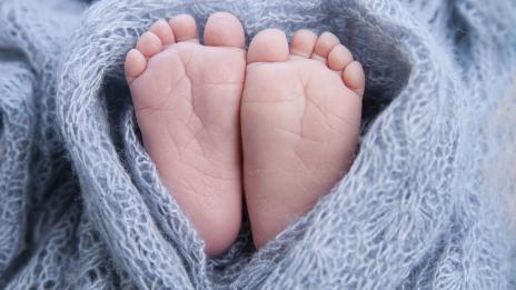 Половинката на Петя Дикова с първи снимки на новороденото им бебе