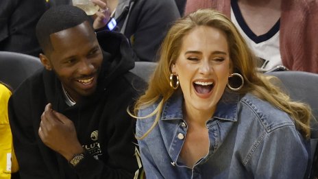 Адел подхранва слуховете за тайна сватба 