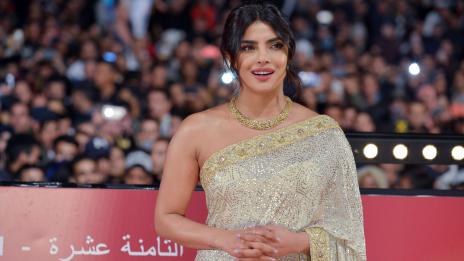 Въпреки забраните: Полиция хвана Приянка Чопра на фризьор