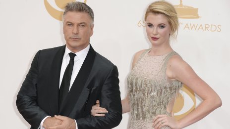 Дъщерята на Алек Болдуин: Изнасилиха ме докато бях в безсъзнание