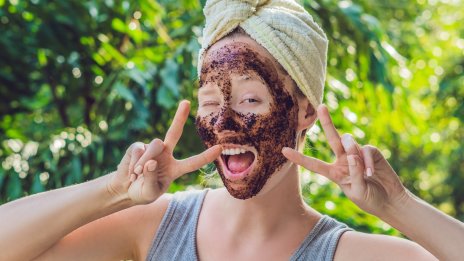 Маска за лице с кафе: 5 невероятни ползи 