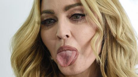 Мадона подразни феновете със странни филтри в Instagram