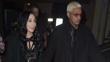 Любовта вдъхновява – Шер прави нова музика