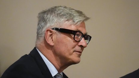 Семейството на Халина Хътчинс иска Алек Болдуин да се признае за виновен