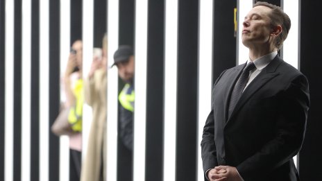 Илон Мъск предлага да настани бездомните в офиса на Twitter