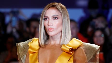 Джей Ло, късата коса ти отива!