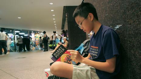 Забраниха книгите за Хари Потър заради заклинанията