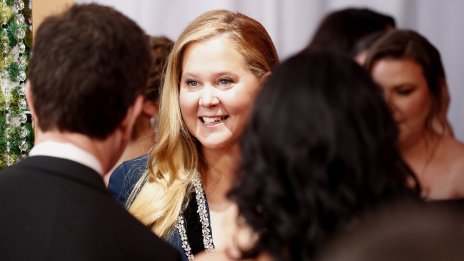 Ейми Шумър направи фотобомба на младоженци