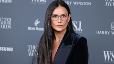 Стилистът на Деми Мур за тайните на дългата ѝ коса